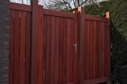 Bigger view of Maatwerk PADOUK tuinpoortje, vaste zijpanelen