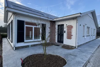 Bigger view of aanleg polybeton en tuin
