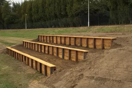 Bigger view of Aanleg hardhouten tribune