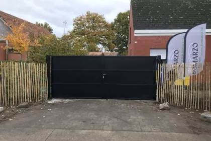 Bigger view of Metalen poort met automatisatie